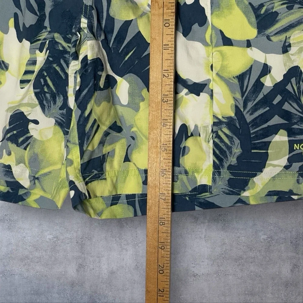 The North Face‎ Class V Printed Green Tropical Pull On Shorts Mens L Coastal